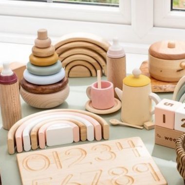 Beautiful Wood Decoration Toys